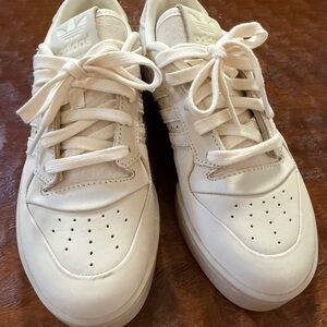 Adidas Off-White Women Rivalry Low Lux Sneakers size 6